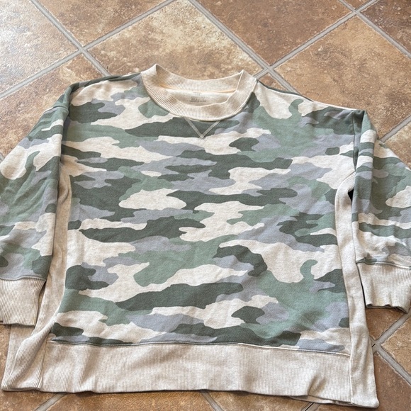 AERIE Camouflage Camo Crewneck Sweatshirt Long Sleeve Size Large Women’s - Picture 1 of 9
